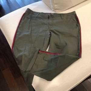 Universal Thread Kacki Pants